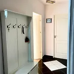 Casa Georgia Titan Apartment *